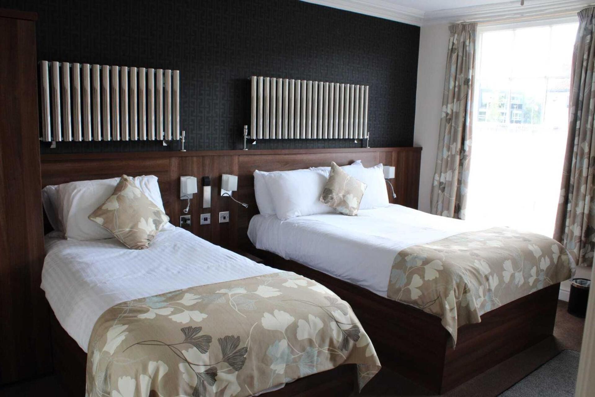 The Harboro Hotel Melton Mowbray Room photo