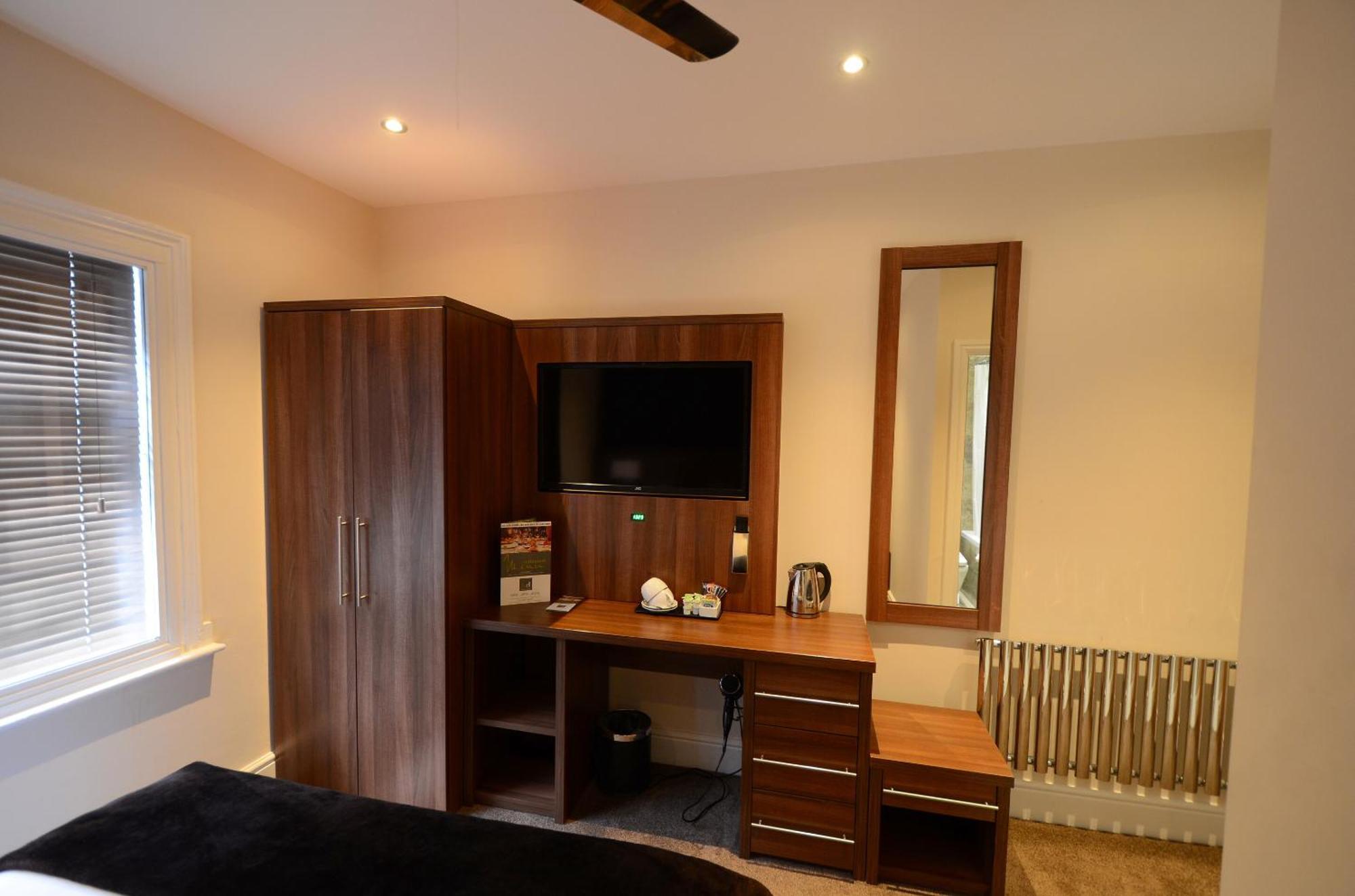 The Harboro Hotel Melton Mowbray Room photo