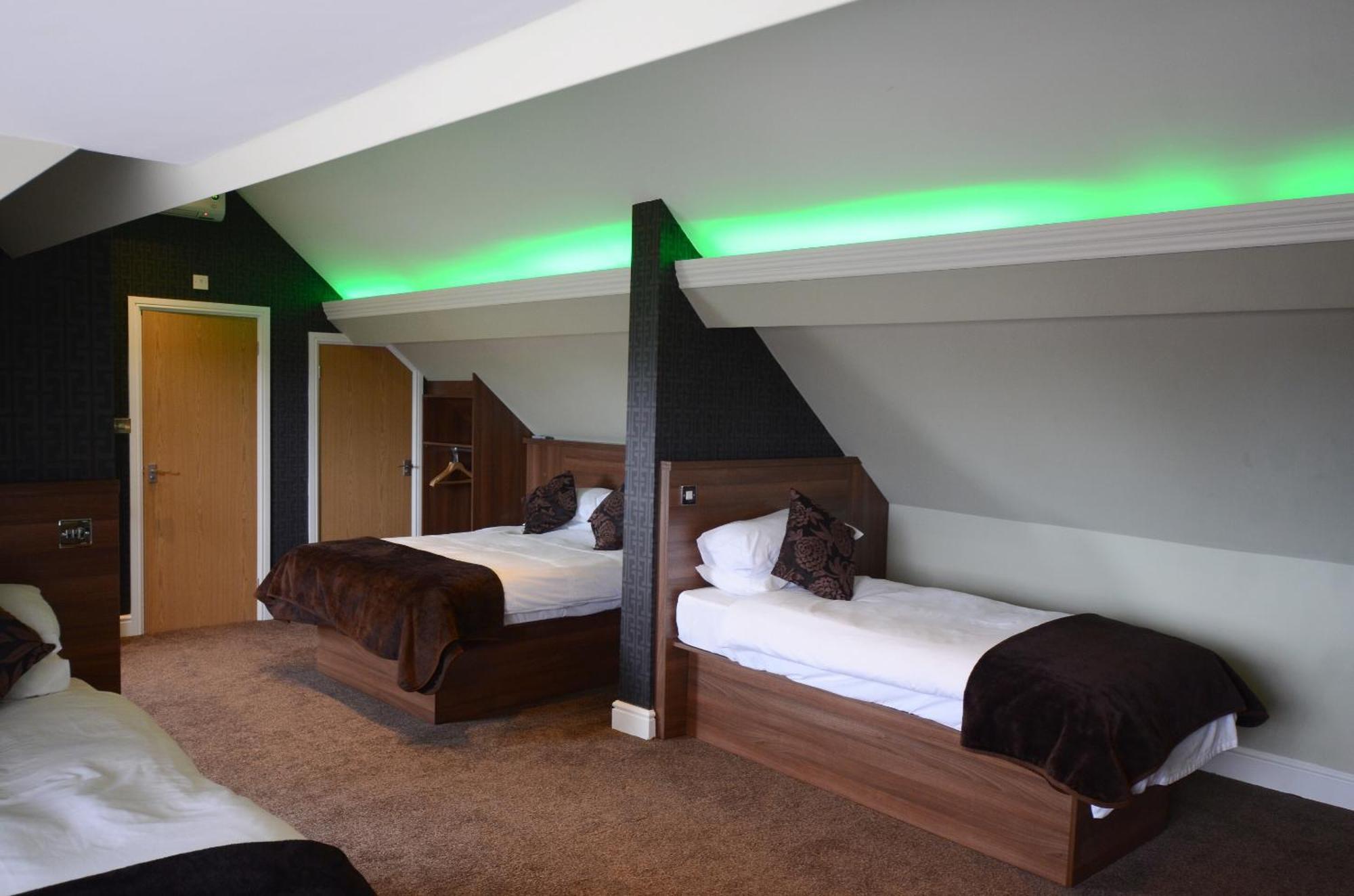 The Harboro Hotel Melton Mowbray Room photo