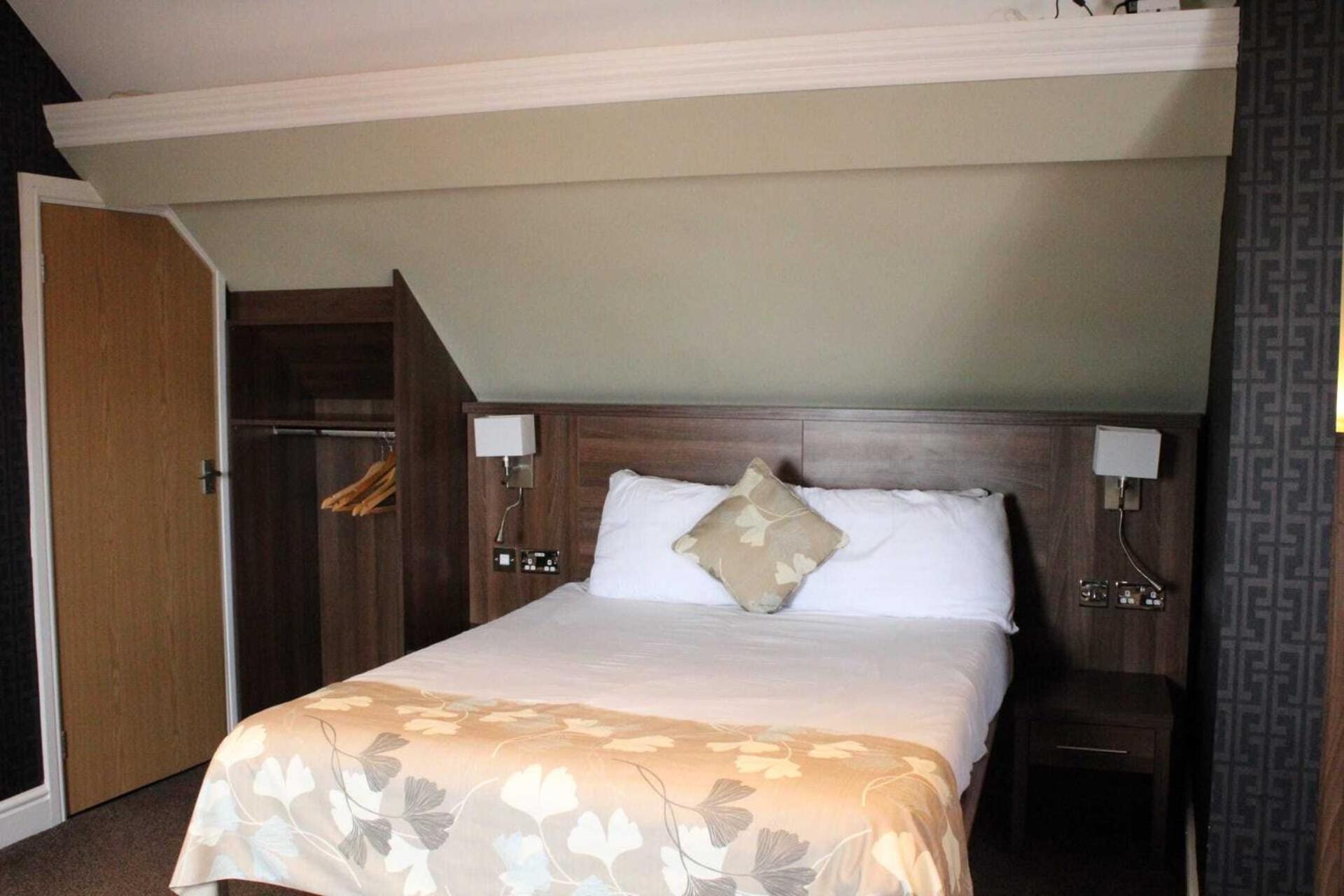 The Harboro Hotel Melton Mowbray Room photo