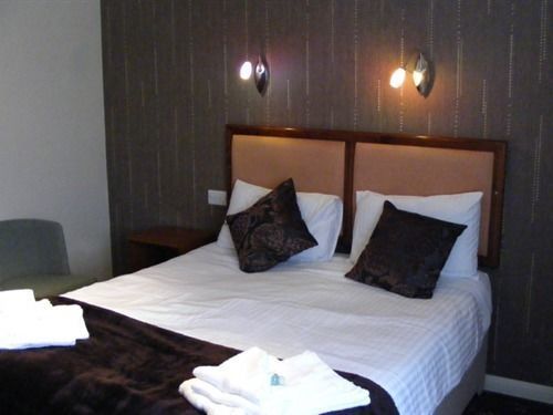 The Harboro Hotel Melton Mowbray Exterior photo